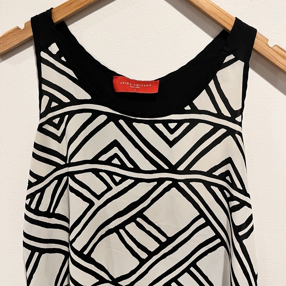 Akira Chicago Red Label Top Sheer Geometric Medium Curved Hem Boho Chic
